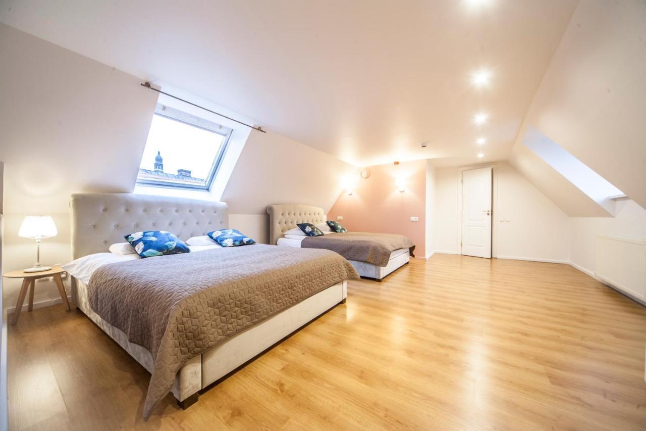 2 Level Apartments In Old Town Рига Экстерьер фото